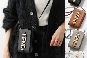 フェンディのフォンポーチ