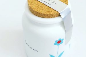 サブリナのバターチョコクランチの容器