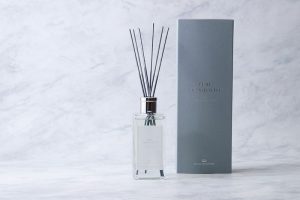 パレスホテル東京のオリジナルアロマ リードディフューザー