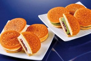 両口屋是清のアイス千なり