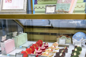 ラデュレのケーキのショーケース