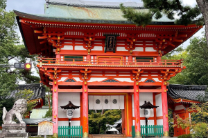 良縁・開運を招く京都「玉の輿」神社！名物の「あぶり餅」も絶品