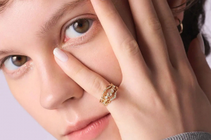 ノジェスのクリスマス限定ジュエリー