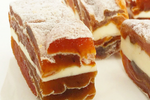 山下屋荘介の市田柿ミルフィーユ