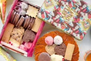 ケイタ マルヤマのチョコレートクッキー缶