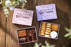 ビスキュイテリエ ブルトンヌのバレンタイン限定缶