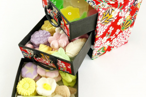 甘春堂の京タンス