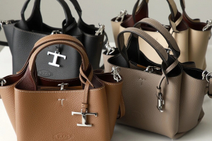 トッズのショルダーバッグ