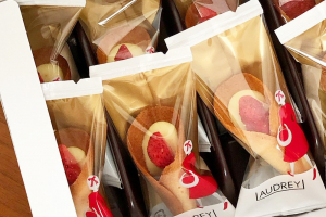 オードリーのグレイシア,ミルク