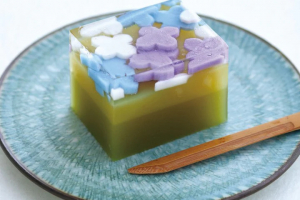 鶴屋吉信の紫陽花