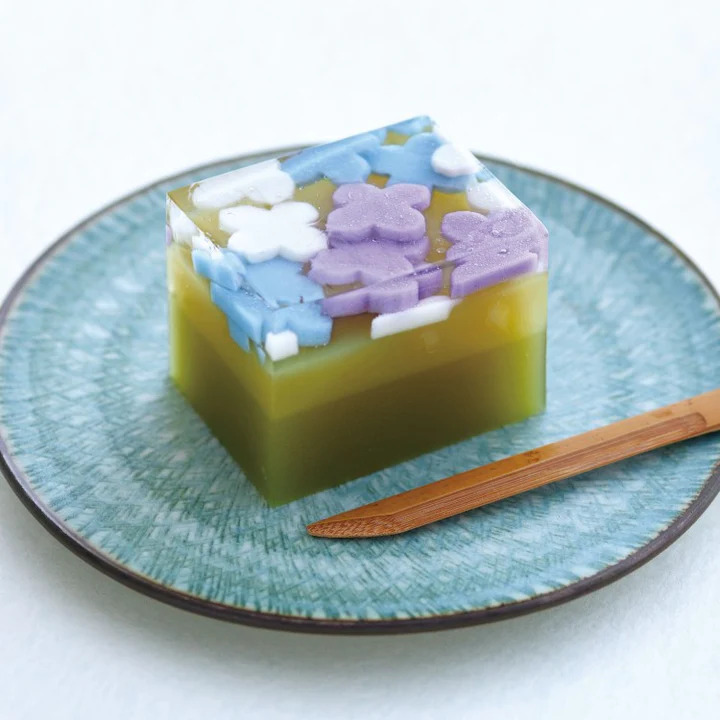 鶴屋吉信の紫陽花