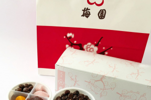 浅草梅園のお土産用あんみつと紙袋