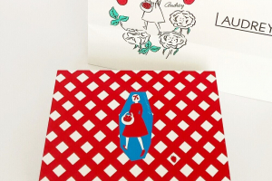 オードリーのストロベリーホリデーと紙袋