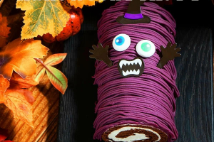 花月堂のびっくりおばけ 紫芋モンブランロール