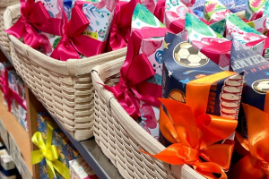 ツマガリのお菓子の箱