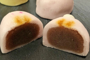 榮太樓總本鋪の月見うさぎ,紅色の断面