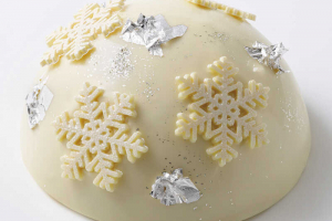 ピエール・エルメ・パリの2025年のクリスマスケーキ,フロコン　アンフィニマン　ヴァニーユ