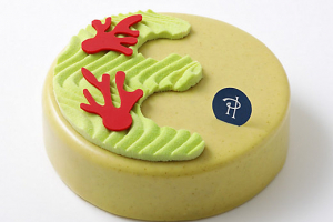 ピエール・エルメ・パリの2025年のクリスマスケーキ,ミロワール フレーズ ピスターシュ