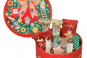 メリーチョコレートのクリスマス缶
