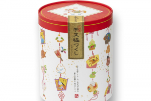 小倉山荘のお正月おかき筒箱