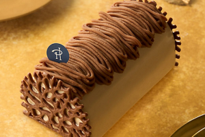 ピエール・エルメ・パリの2025年のクリスマスケーキ,ビュッシュ モンブラン ア マ ファッソン