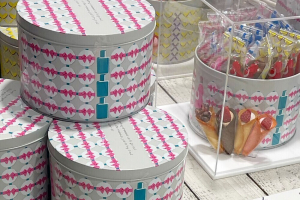 オードリーのスペシャル缶（L）