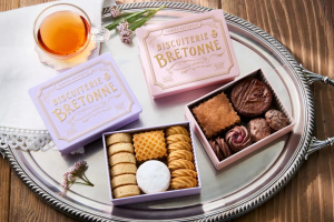 ビスキュイテリエ ブルトンヌのバレンタイン限定缶