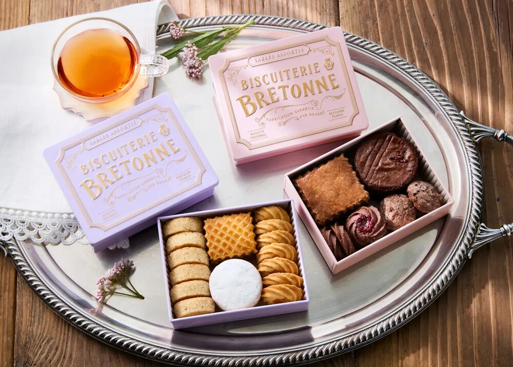 ビスキュイテリエ ブルトンヌのバレンタイン限定缶