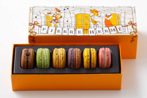 ピエール・エルメ・パリのバレンタインマカロン