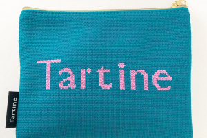 タルティンニットポーチ（ピンク）の裏