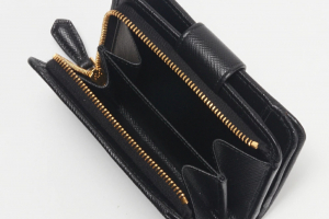 プラダ,二つ折りのミニ財布