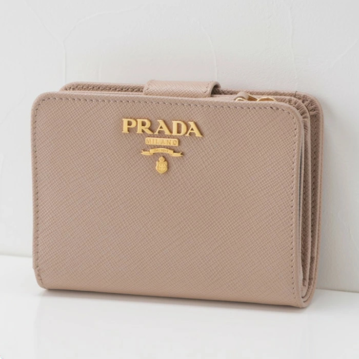 プラダの二つ折り財布